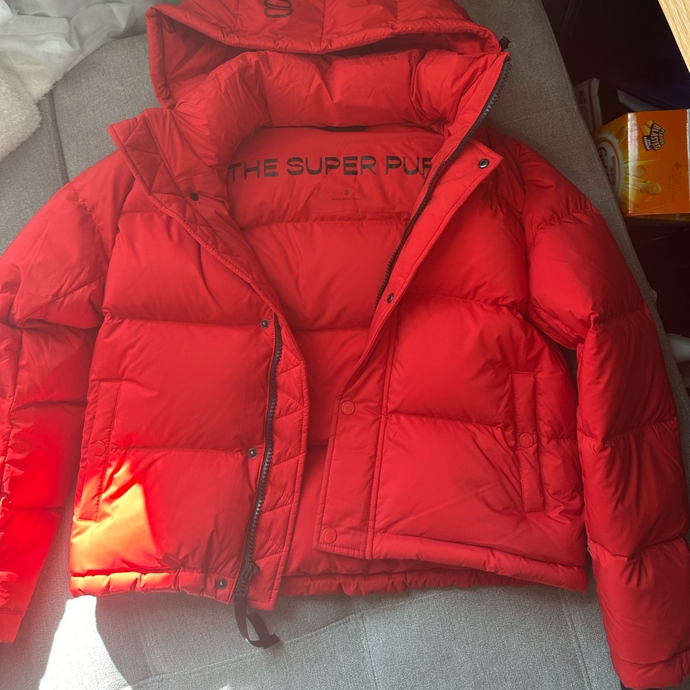 Aritzia The Super Puff, Red, Small
